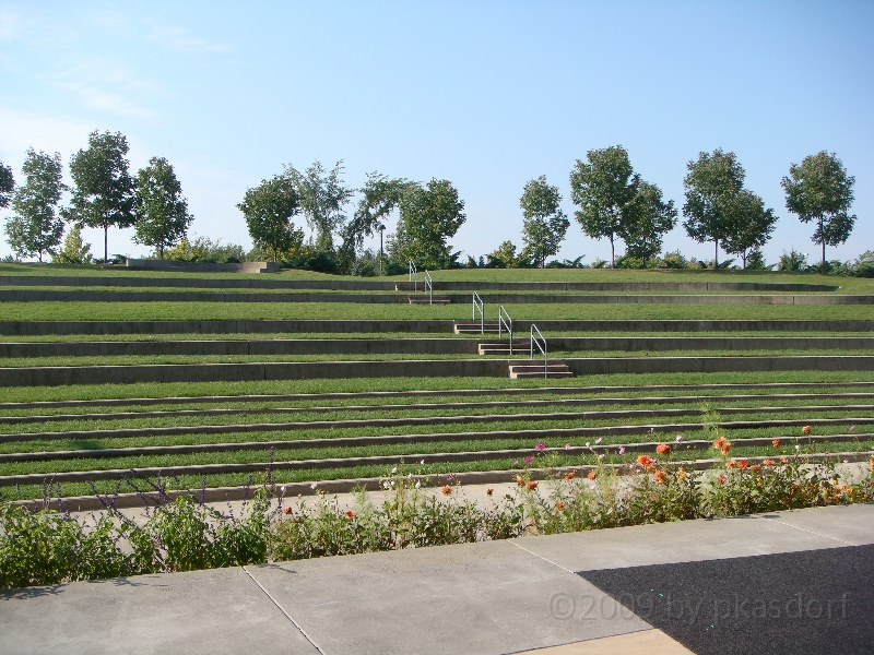 Western Michigan [2009] 226.JPG - Scenes from Frederik Meijer Gardens & Sculpture Park.